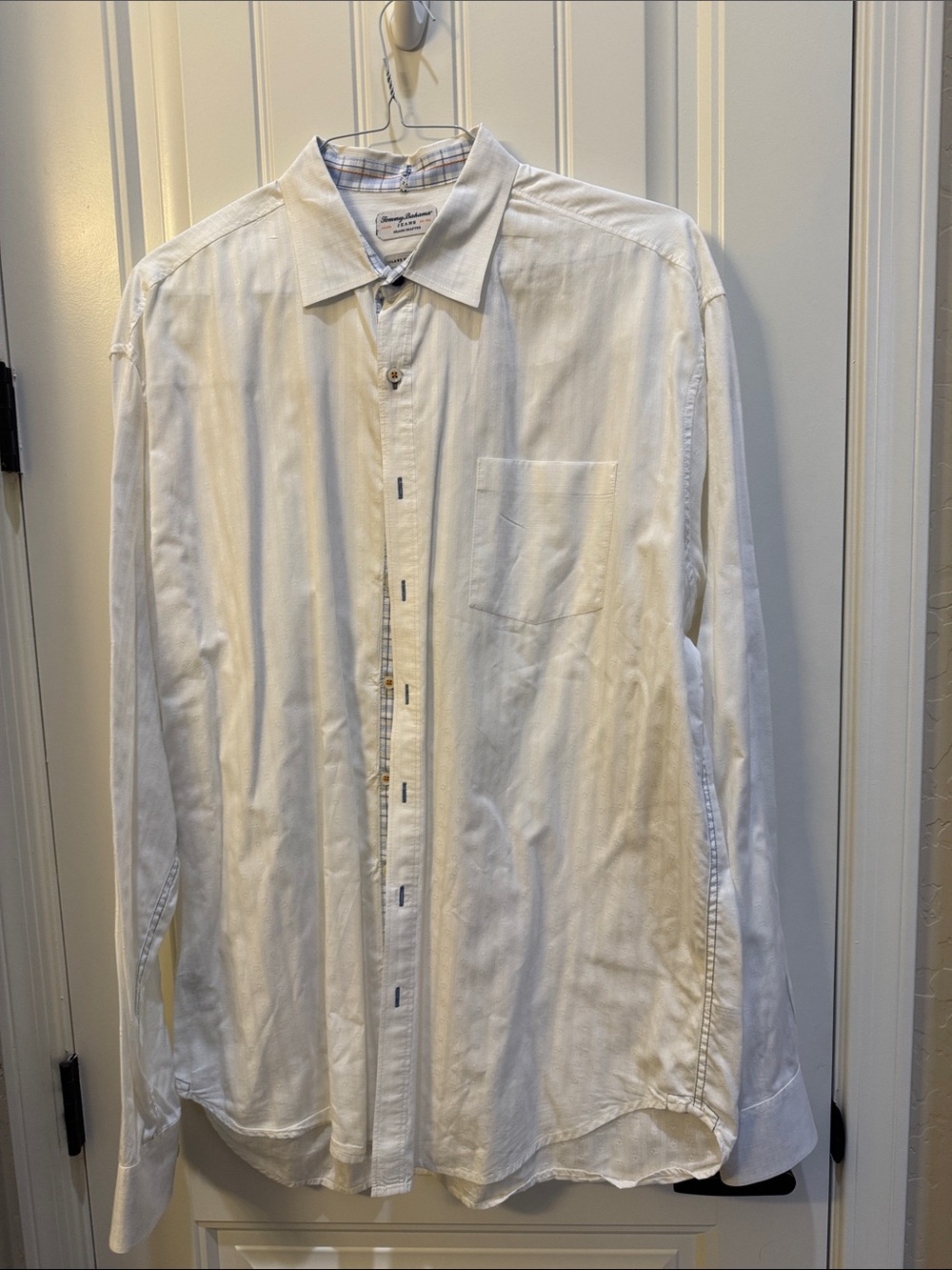 Tommy Bahama White Long-Sleeve Dress Shirt with Subtle Trim